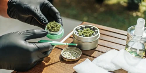 How to Clean a Weed Grinder